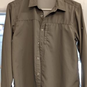 White Sierra mushroom colored fishing shirt